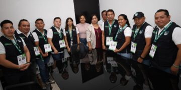 Implementa Puerto Morelos identificaciones con código QR a inspectores para vigilancia municipal