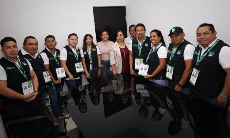 Implementa Puerto Morelos identificaciones con código QR a inspectores para vigilancia municipal
