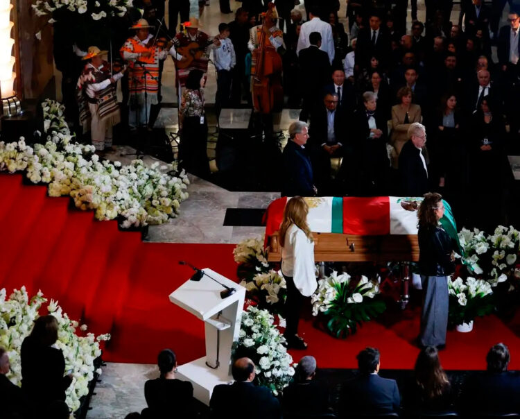 Despiden con emotivo homenaje a Cuauhtémoc Cárdenas en Bellas Artes