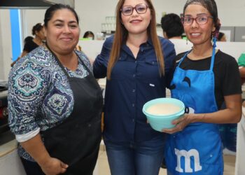 Isla del Mar Magaña reconoce esfuerzo de mujeres y hombres que se capacitan en talleres municipales
