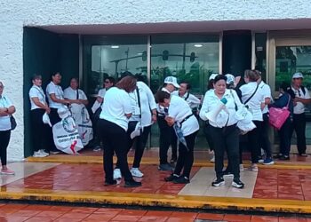 “No te vayas a enfermar, no tenemos material”: Protestan sindicalizados del IMSS en Cancún