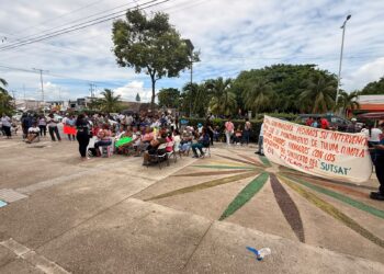 ¡No al recorte salarial!; protestan trabajadores municipales en Tulum por descuentos ilegales