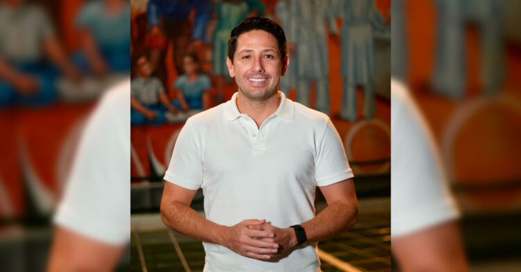 Renán Sánchez Tajonar solicita licencia al Congreso para enfocarse en Cozumel