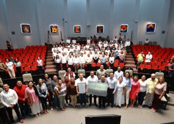 Rinde Congreso del Pueblo homenaje al Tec de la Zona Maya por su 50 aniversario