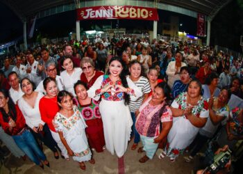 Rinde Jenni Rubio Tello su Segundo Informe Legislativo en Playa del Carmen