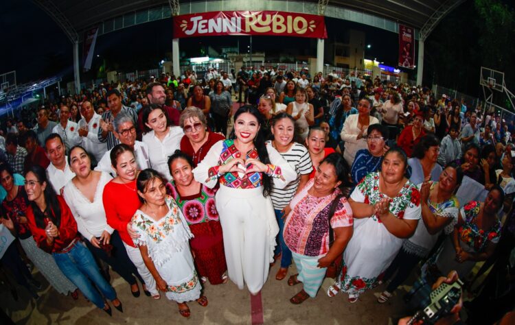 Rinde Jenni Rubio Tello su Segundo Informe Legislativo en Playa del Carmen