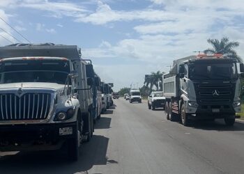 Transportistas acuerdan retirarse de la carretera 307, en Playa del Carmen