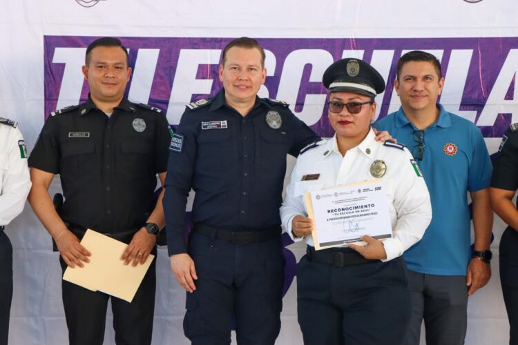 “Tu Escuela en Azul” acerca la policía municipal a estudiantes playenses