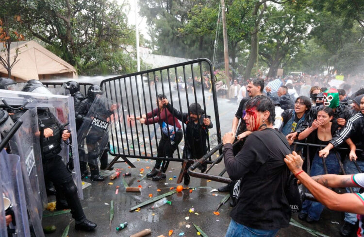 ¡Cae la lupa federal!; investigan CNDH y Segob los abusos policiales en la marcha por el agua