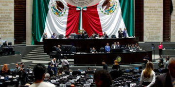 ¡Choque en San Lázaro!; aprueban diputados la Ley de Derechos entre acusaciones de alzas desproporcionadas