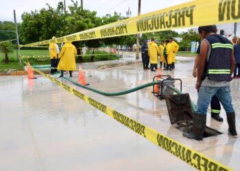 ¡Fuga de agua!; exige Puerto Morelos pronta solución a tubería de Aguakan