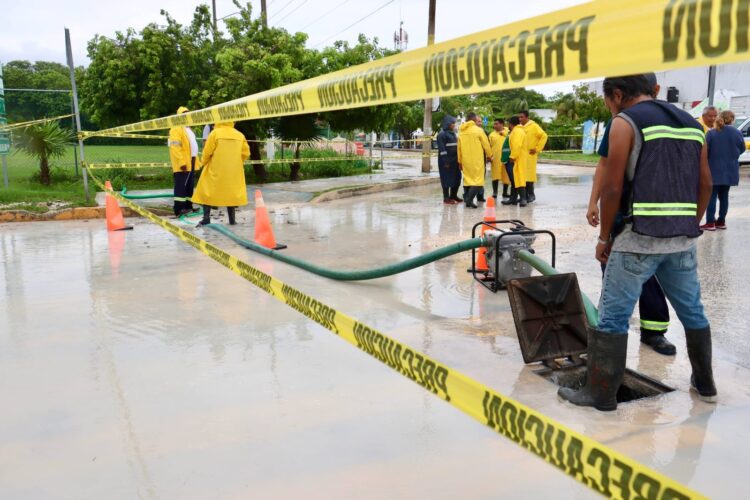 ¡Fuga de agua!; exige Puerto Morelos pronta solución a tubería de Aguakan