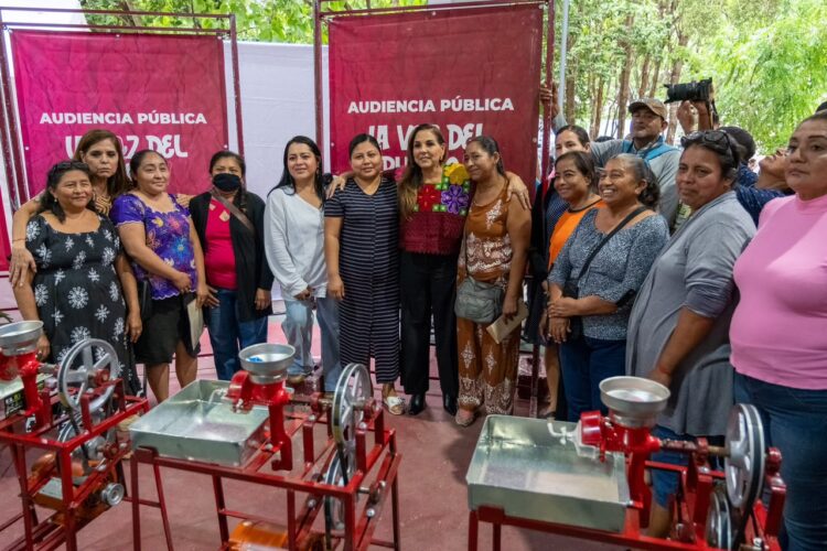 ¡Gobierno cercano!; lleva Mara Lezama “La Voz del Pueblo” a Villas Otoch Paraíso