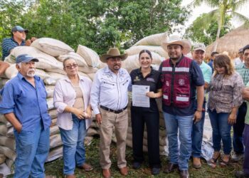 ¡Impulso agropecuario!; entrega Estefanía Mercado 9 toneladas de maíz a ganaderos de Playa del Carmen