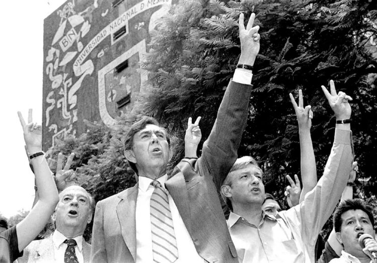¡Líder histórico!; fue un transformador y sus ideales nunca mueren, recuerda AMLO a Cuauhtémoc Cárdenas