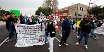 ¡Puertas abiertas!; reconoce Sheinbaum exigencias de trabajadores del IMSS