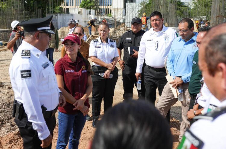 ¡Titánica remodelación!; transforma Ana Paty Peralta espacios de trabajo de la policía de Cancún