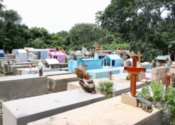 ¡Tradiciones vivas!; invita el gobierno municipal a embellecer las tumbas para el Día de Muertos
